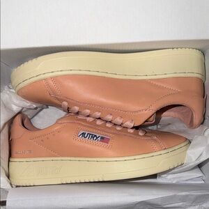 Autry Dallas Low Sneaker - Peachy Pink
